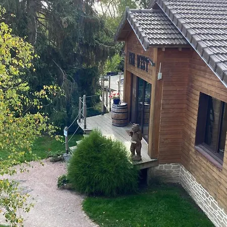 Les Crinieres En Brie Acomodação com café da manhã  4*