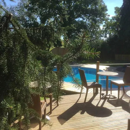 Bed & Breakfast Les Crinieres En Brie 3*