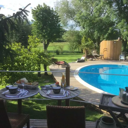Les Crinieres En Brie Alojamento de Acomodação e Pequeno-almoço Saint-Ouen-en-Brie