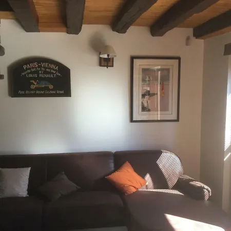 Bed & Breakfast Les Crinieres En Brie