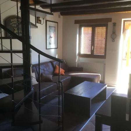 Les Crinieres En Brie Bed & Breakfast Saint-Ouen-en-Brie