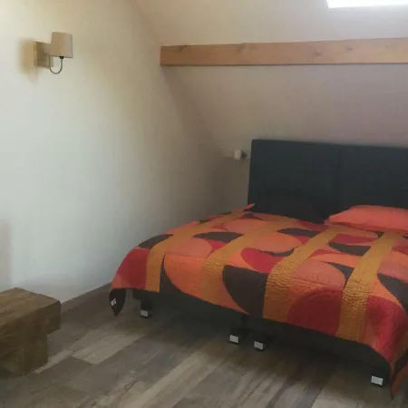 Bed & Breakfast Les Crinieres En Brie 3*
